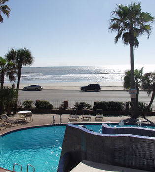 Others 5, Commodore on the beach, Galveston