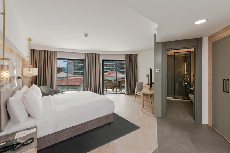 Bedroom 4, DoubleTree by Hilton Antalya-Kemer All-Inclusive Resort, Kemer