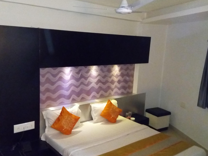 Bedroom, Skylon Hotel, Gandhinagar