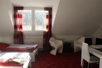 Guestroom 4, Lipp Apartments, Köln