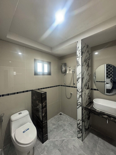 Bathroom 3, Grand Pruksasiri Hotel Chaiyaphum, Muang Chaiyaphum