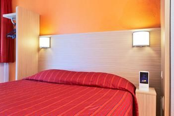 Guestroom 5, HOTEL FLEURY EX PREMEIRE CLASSE, Essonne