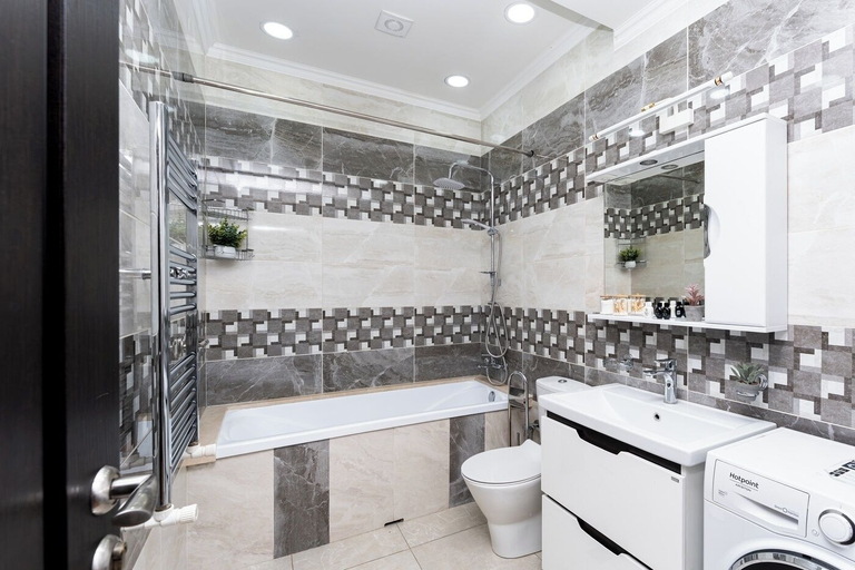 Bathroom 4, Stay Inn on 33.1 Mashtots Ave., Yerevan
