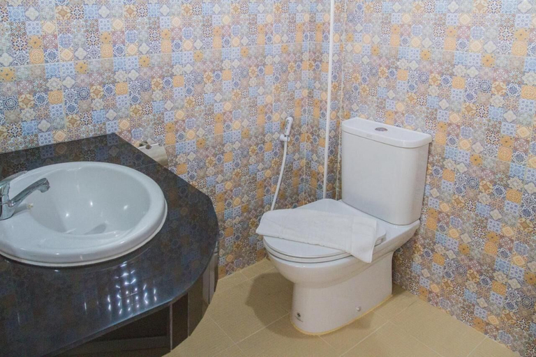 Bathroom 5, O'shop Residence Patong Beach, Phuket Island