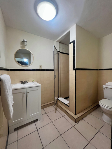 Bathroom 3, Hotel León, Tijuana