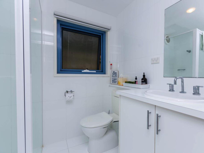 Bathroom 4, Edge17 Port Fairy Wharf, Moyne - South