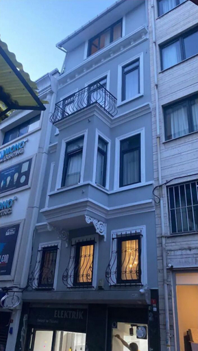 Others 3, Luull's Galata Apartement, Beyoğlu