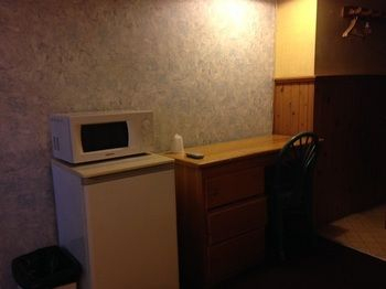 Others 5, Motel Le Paysan, Montréal