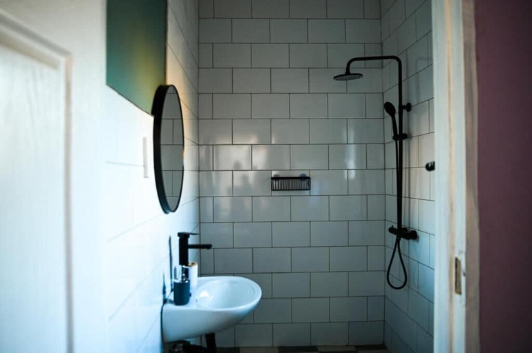 Bathroom 4, Luxe Residence Guest House, Chobe