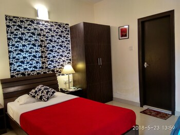Room 5, Red Arrow Residency, Kolkata