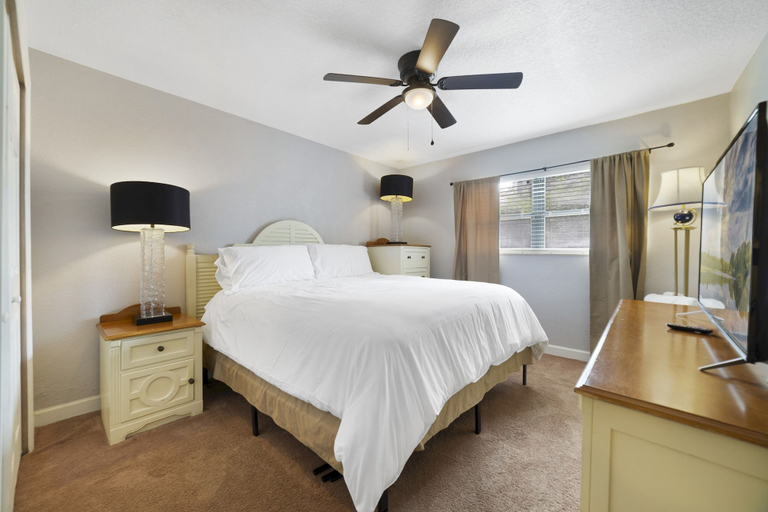 Room 4, Beach & Resort Access - Pet Friendly w/ Fire Pit, Brevard