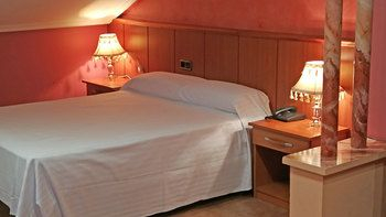 Guestroom 5, Hotel Real de Castilla, Valladolid