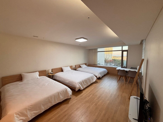 Bedroom 2, Incheon Airport Line Guest House, Jung