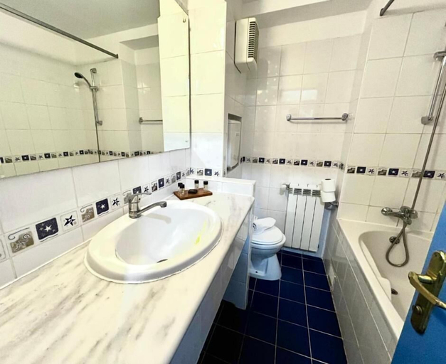 Bathroom 3, Briza Boutique Mamaia, Constanta