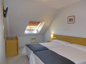Others 5, Hotel Bradomin, Pontevedra