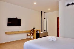 Others 3, Bussababella Hotel, Sichon