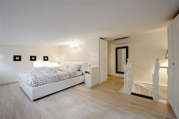 Others 4, Black And White Suite, Rome