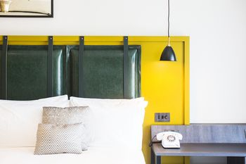 Guestroom 5, Hotel Indigo London - Aldgate, London