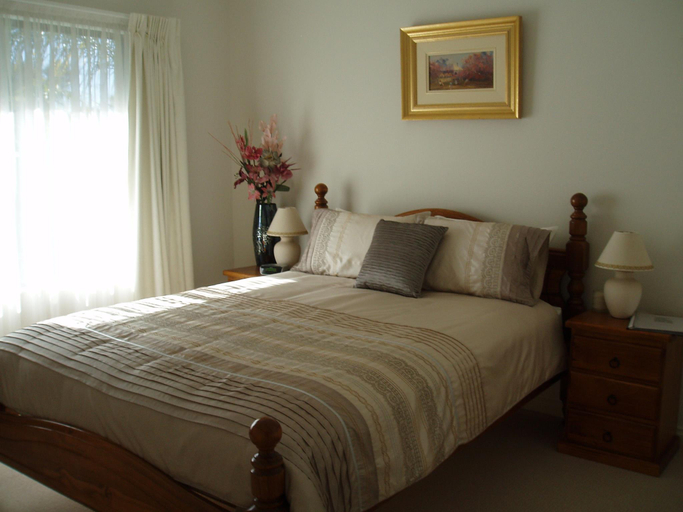 Bedroom, A Good Rest B&B, Alice Springs- Charles