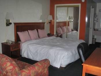 Others 4, Applegate Inn, Bradley