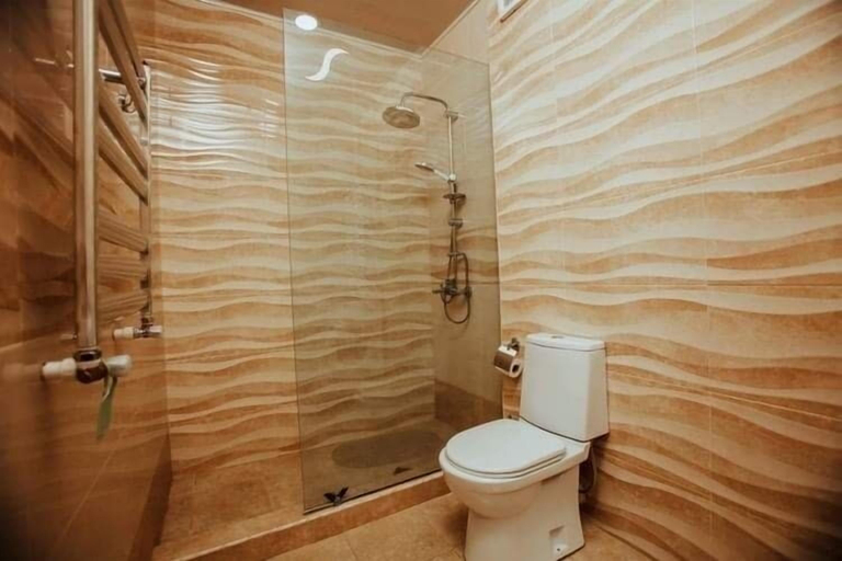 Bathroom 2, Gorgasali Apartments, Batumi