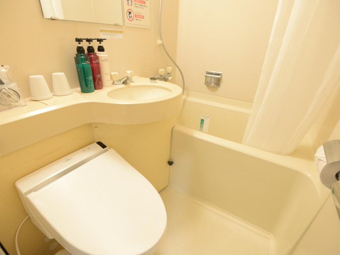 Bathroom 4, Apa Hotel Isehara-Ekimae, Isehara