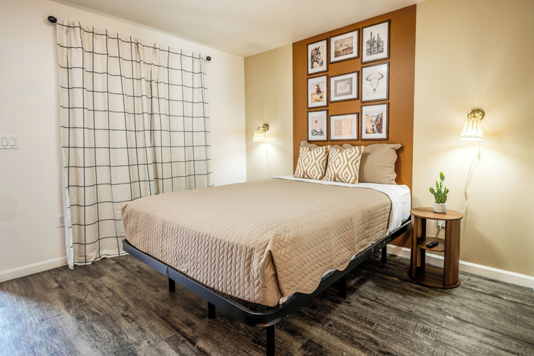 Room 2, Chic AZ Studio Travel Medics Welcome, Maricopa