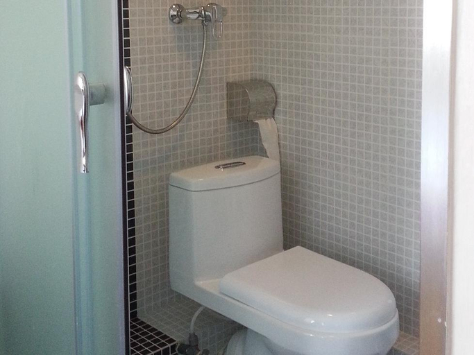 Bathroom 5, Jin Xiang Hotel, Kowloon