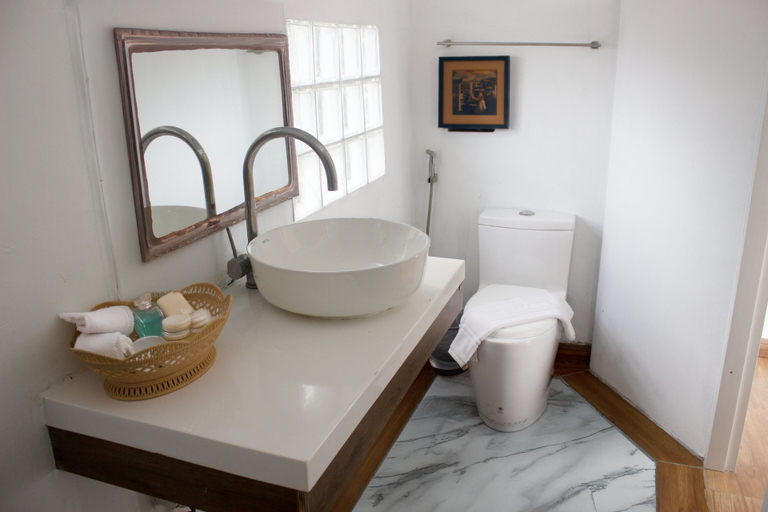 Bathroom 5, Luxurious 5-Bedroom Pool Villa in Heart of Patong, Phuket, Pulau Phuket