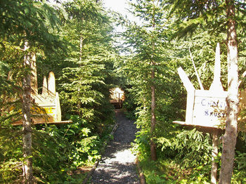 BBQ or Picnic Area 5, Auberge et Chalets Griffon Aventure, La Côte-de-Gaspé