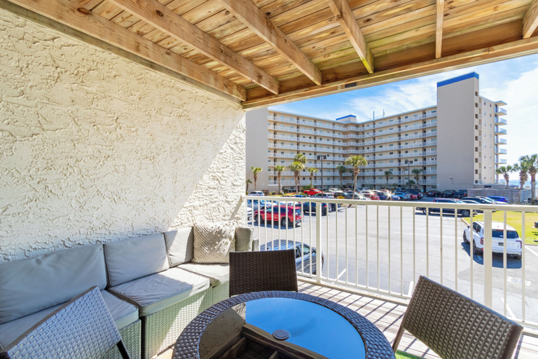 Food & Drinks, Seaside Beach & Racquet Condos, Baldwin