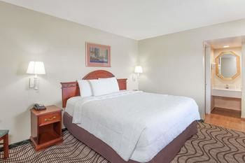 Others 2, Travelodge Victorville, San Bernardino