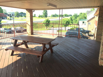 Porch, Americas Inn, Nelson