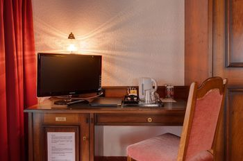 Others 4, Hotel Astoria, Visp