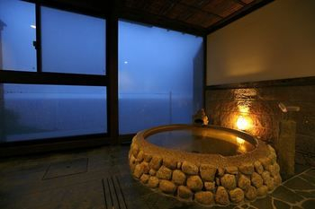 Others 2, Hotel Isaba, Numazu