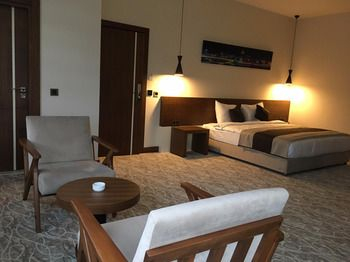 Others 5, Armoni Park Otel, Merkez