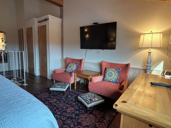 Room 2, The Island Inn on Martha's Vineyard, Dukes
