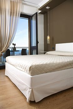 Others 3, Nettuno B&B, Catania