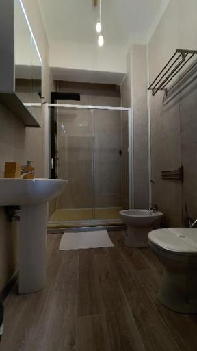 Others 2, Cconforthotels R&B Gary House, Bari