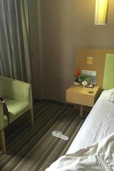 Guestroom 3, WOGO Scenic Hotel Fenghuang Ancient City, Xiangxi Tujia and Miao