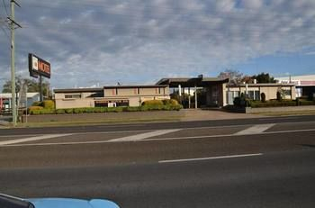 Others 5, Warwick Motor Inn, Warwick - Central
