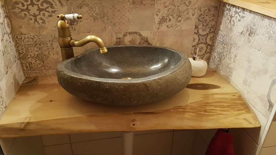 Bathroom 4, Au Soleil de Gruyeres chez Chantal, La Gruyère