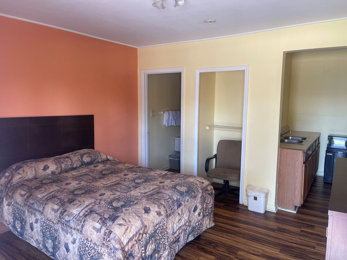 Bedroom 2, Economy Inn San Marco, Duval