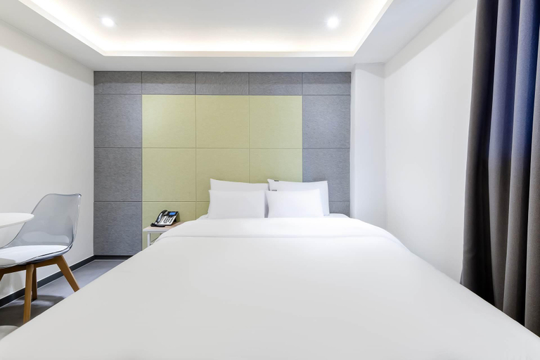 Bedroom 2, Hotel Santa, Seo