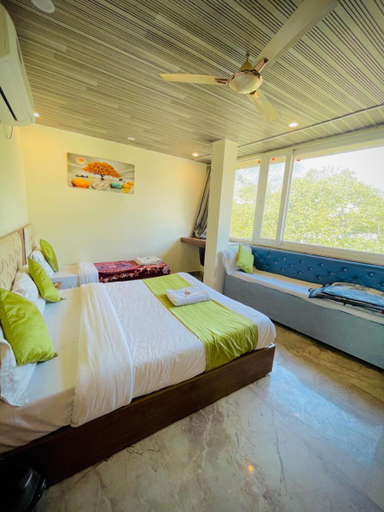 Bedroom 2, Hotel Mount View Inn with terrace Ganga view, Garhwal