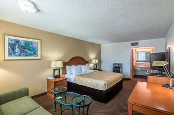 Others 5, Quality Inn Shawnee, Pottawatomie
