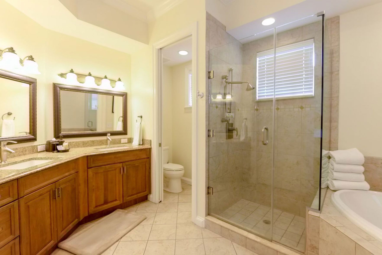 Room 3, Grand Marina Suite by Brightwild Waterfront, Monroe