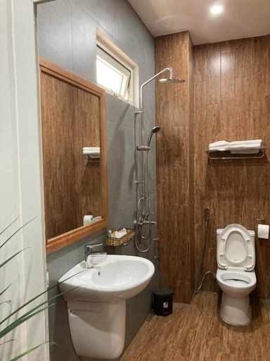 Bathroom 3, Nguyen Thai 2 Hotel, District 12