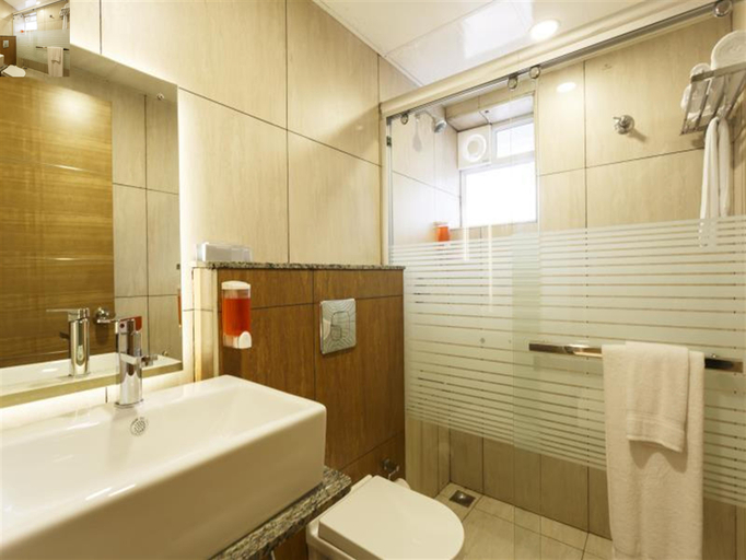 Bathroom 4, Medora Hotel, Kozhikode