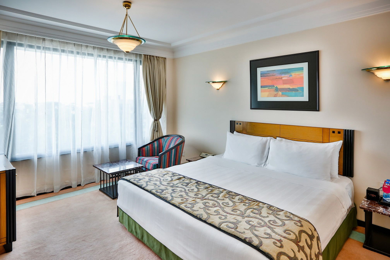 Bedroom 1, Crowne Plaza Chennai Adyar Park, Chennai
